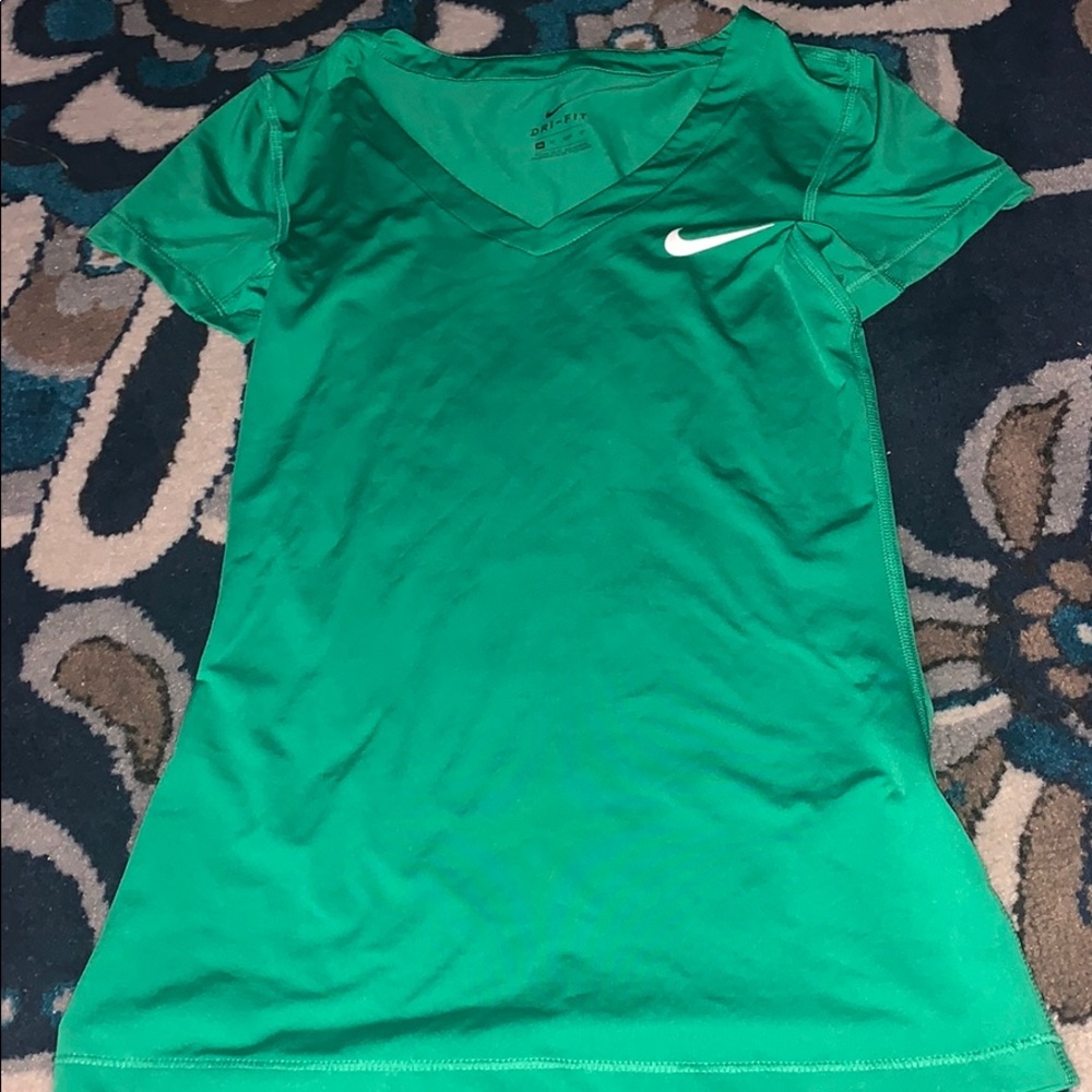 Green fitted nike workout top